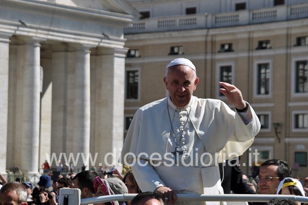 Il Papa saluta i fedeli della diocesi di Oria - Giugno 2016